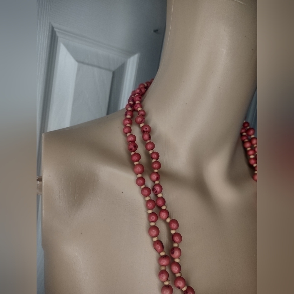 Women's beaded necklace - Picture 3 of 5